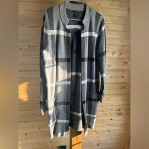 Tahari long cardigan‎ sweater